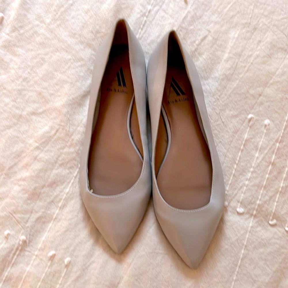 AVA & AIDEN Leather Pointy Flats Cool Grey size 8
